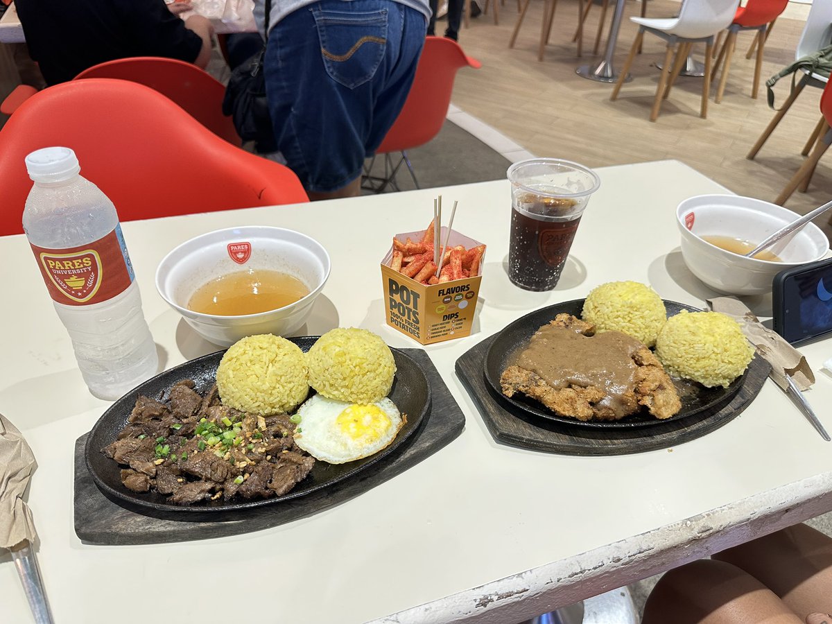 phl_trip's tweet photo. フィリピン(イロイロ)
ランチデート
PARES UNIVERSITY
POTATOGIANT
518ペソ=約1,300円
#フィリピン #デート #イロイロ #FESTIVEWALK https://t.co/jfI96sYgaM