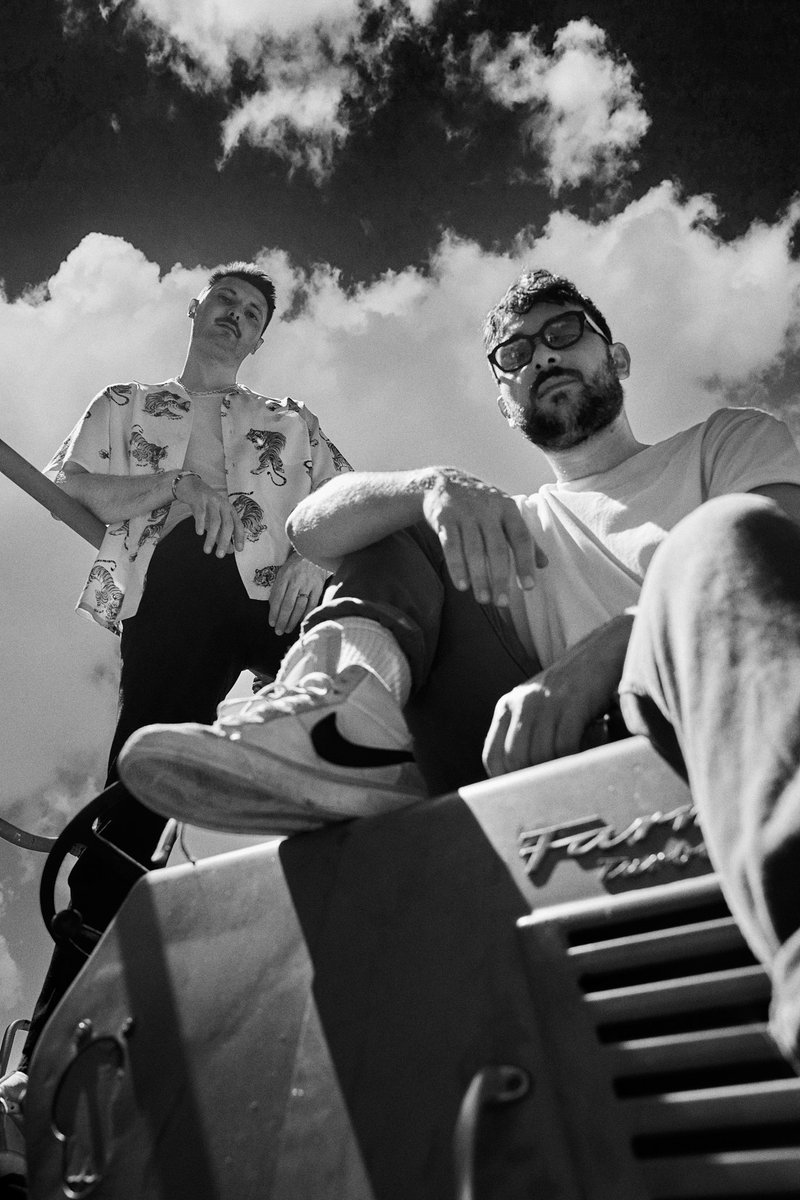 Leonardo Das Cabrio put their playful, groove-heavy spin on Leon Raum’s “All Night,” turning the house-driven original into a hypnotic, late-night dancefloor jam.

sonarkollektiv.lnk.to/AllNight-Leona…