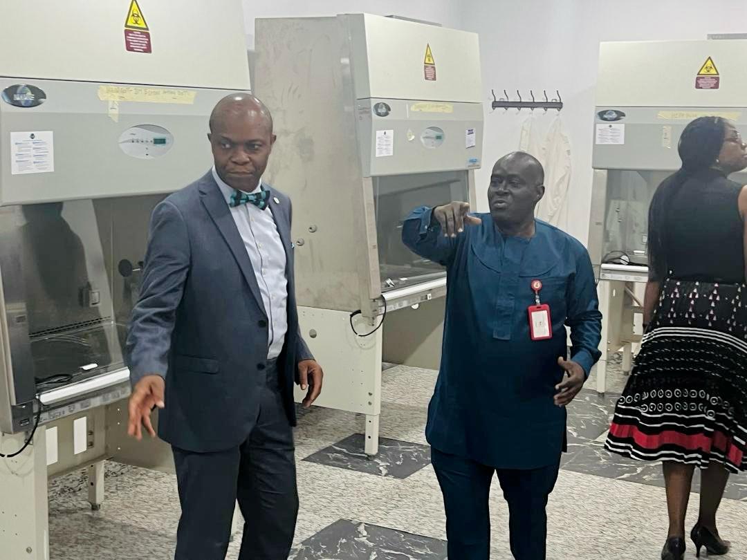 bloompubhealth's tweet photo. đ¤@bloompubhealth visited @MedLabNigeria in Abuja recently to advance the MoU on establishing the National Biosafety Training Centre.
Key focus: a certified Biosafety Cabinet Training Centre meeting global standards â boosting lab safety & preparedness.
#LabSystems #Biosafety https://t.co/iVfNXWwTFK
