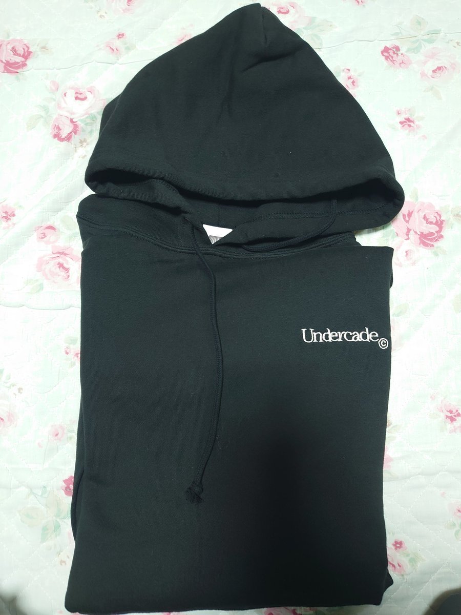 ねねさん（<a href="/__zzz___oo0/">ねね🐻‍❄</a>）がモデルしてるUndercade（<a href="/cade_under/">Undercade</a> ）のパーカーきちゃぁぁぁ！
シンプルでかっこよき。問題はねねさんのようにかっこよく着こなせるか…まぁなんとかなるっしょぉ！←
ねねさんとおそろっちになったもんねぇ！₍₍ (ง ˘ω˘ )ว ⁾⁾