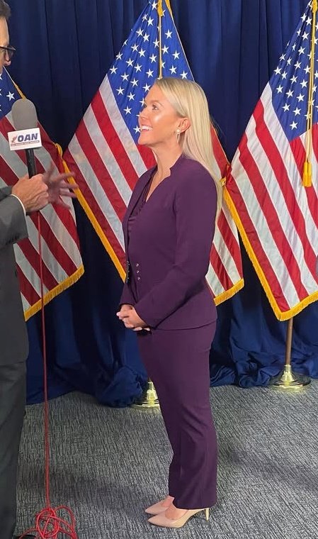 Good morning, give me a Thumbs-Up👍, if you love Karoline Leavitt!!