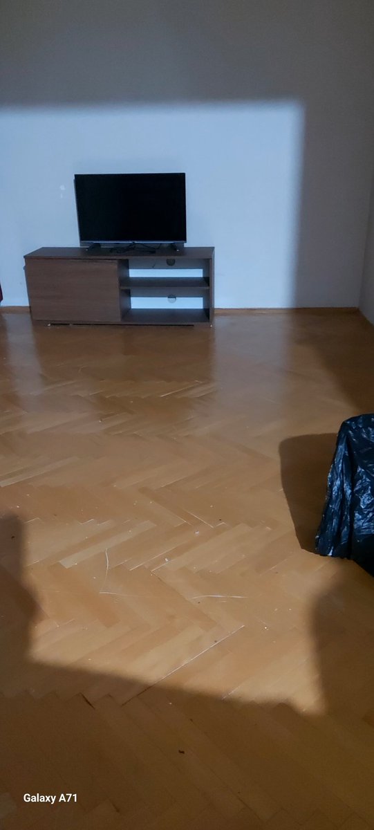 Güzel dostlarım ACİL RT yapmanızı rica edeceğim bir konu var.

Abla ve oğlu eşi öldükten sonra iflas edip batıyorlar .
Şu an ikisi de bir büfede çalışıyor. 
Evleri kira ve oldukça borclari var.
Çevrende onlara verdiği eşyalarla geçiniyorlar.

Acil olarak anne ve oğluna iki  yatak