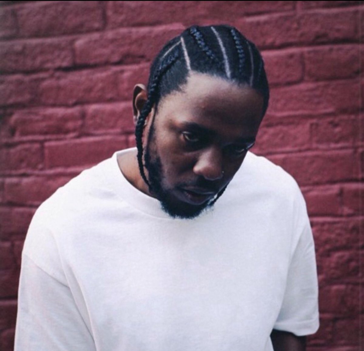 alaunchmag's tweet photo. Today in 2017 Kendrick Lamar drops DAMN https://t.co/05kF7g5tcs