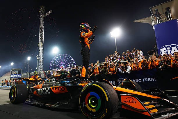 F1 Journal (@f1_journal) on Twitter photo OSCAR PIASTRI WINS THE BAHRAIN GRAND PRIX 🇧🇭
Full race report below 👇
f1journal.co.uk/formula-1/osca…
Race report written by <a href="/KatieShepherd_/">Katie Shepherd</a> ✍️
#f1journal #BahrainGP #F1
📸Brynn Lennon OSCAR PIASTRI WINS THE BAHRAIN GRAND PRIX 🇧🇭
Full race report below 👇
f1journal.co.uk/formula-1/osca…
Race report written by <a href="/KatieShepherd_/">Katie Shepherd</a> ✍️
#f1journal #BahrainGP #F1
📸Brynn Lennon