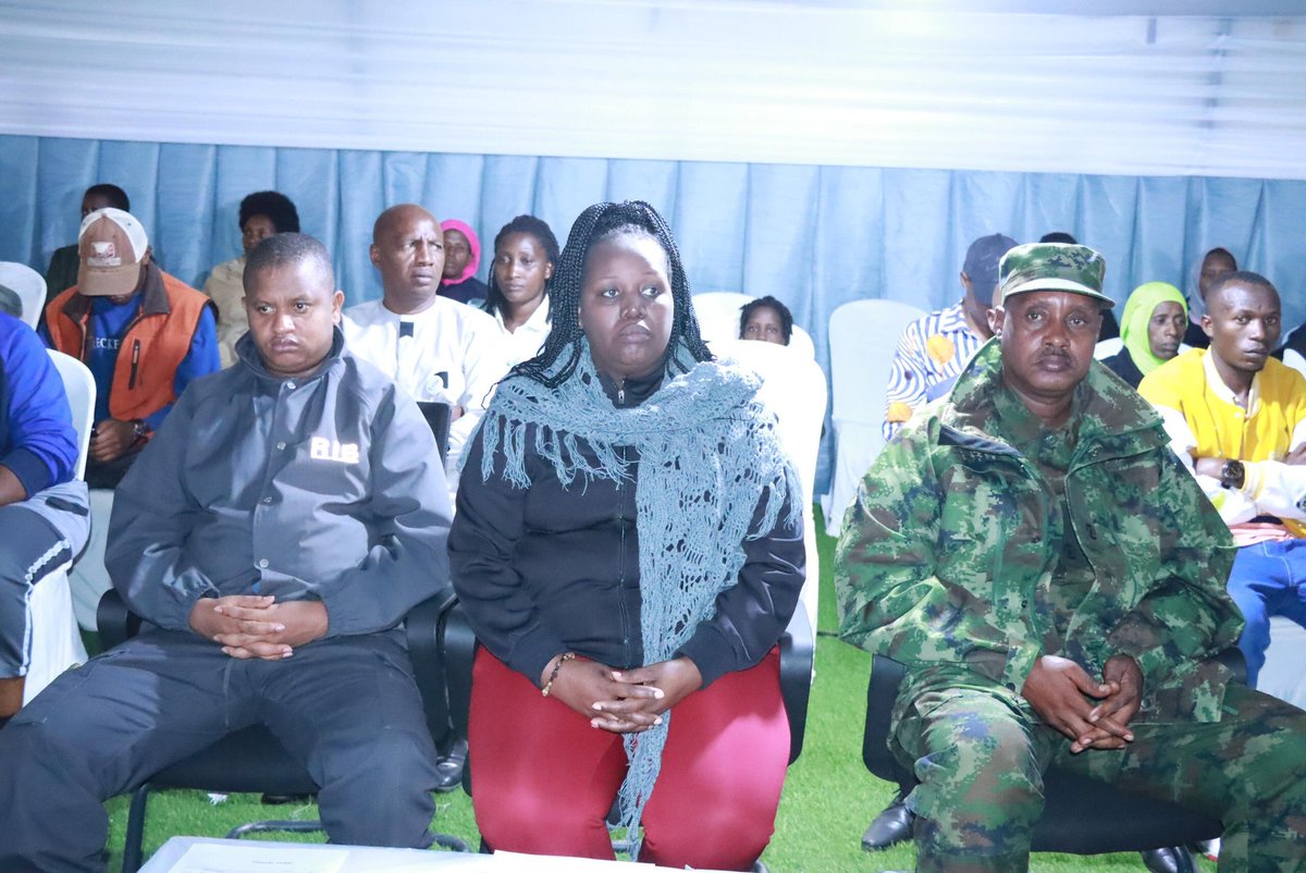 Umurenge wa Rilima - Akarere ka Bugesera (@rilimabugesera) on Twitter photo #Kwibuka31: Abaturage n’ubuyobozi bw’Umurenge wa <a href="/RilimaBugesera/">Umurenge wa Rilima - Akarere ka Bugesera</a> twifatanyisha n’abatuye mu cyahoze ari Komine #Gashora mu mugoroba wo #Kwibuka ku nshuro ya 31 Jenoside yakorewe Abatutsi mu 1994.
#TwibukeTwiyubaka #Kwibuka31: Abaturage n’ubuyobozi bw’Umurenge wa <a href="/RilimaBugesera/">Umurenge wa Rilima - Akarere ka Bugesera</a> twifatanyisha n’abatuye mu cyahoze ari Komine #Gashora mu mugoroba wo #Kwibuka ku nshuro ya 31 Jenoside yakorewe Abatutsi mu 1994.
#TwibukeTwiyubaka