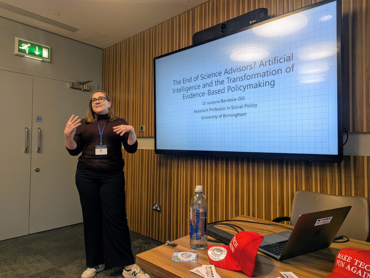 psa_TIP's tweet image. 🌟Had our fantastic first @psa_TIP panel today! 🌟 A big thank you to our panelists and attendees for the great discussion on the risks and benefits of using AI in policymaking and public services! See you in the next one at 1:30pm in the ICC Exec 8 room 🔔