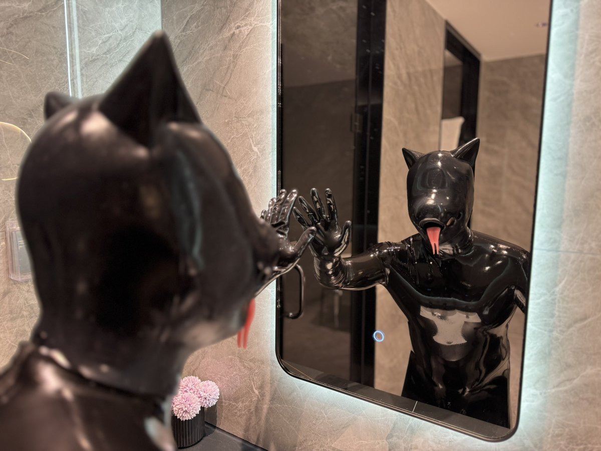 和胶衣彻底结合，成为胶液怪物
#venom #latex #rubber