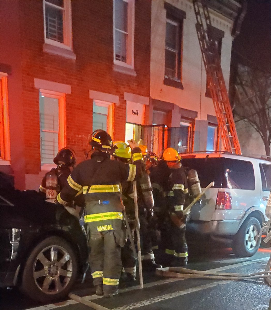 PhillyFireDept's tweet image. Daily totals for Sunday, April 13:
🚑: 691 EMS incidents
🚒: 136 fire incidents
🔥: 1 working fire
#PFDstrongtogether