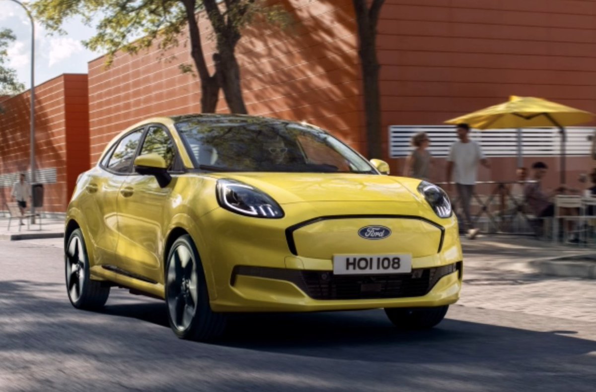 SolidBatt's tweet photo. 🚗 Ford, Puma Gen-E’nin sportif versiyonu için yeşil ışık yaktı.
RS ve ST etiketleri geri dönüyor olabilir! 👀
Avrupa Ürün Pazarlama Müdürü Jan Herzog, gelecekte bu modellerin gelebileceğini doğruladı.
#Ford #PumaGenE #RS #ST https://t.co/5Blr9vFfuo