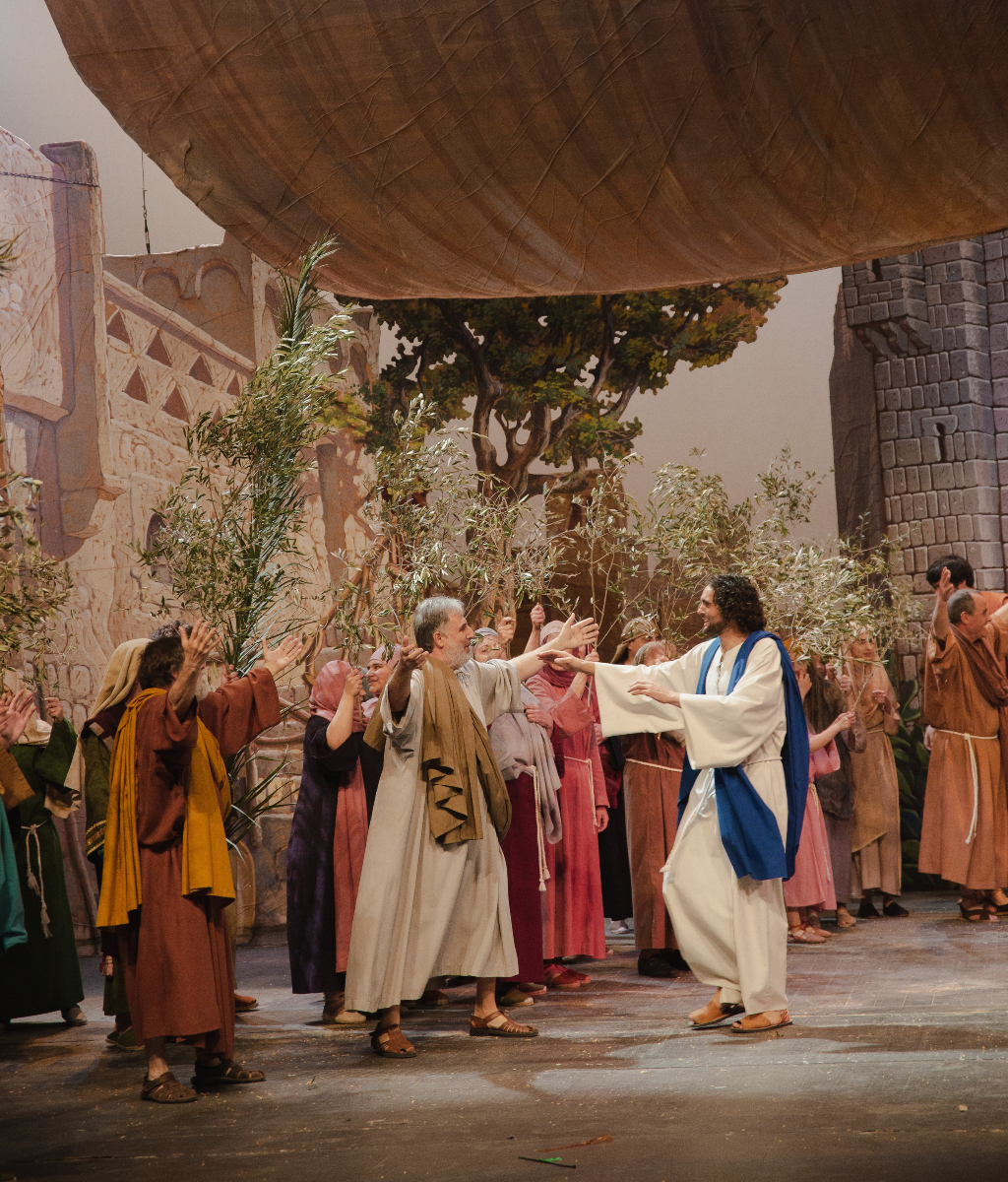 passiodecervera's tweet image. Quin millor inici de Setmana Santa que gaudint de La Passió de Cervera?

Un espectacle únic, amb més de 500 anys d’història, que et farà emocionar i reconnectar amb una de les tradicions més arrelades del nostre país.

📅Última representació 18 d'abril 
🔗lapassiodecervera.com