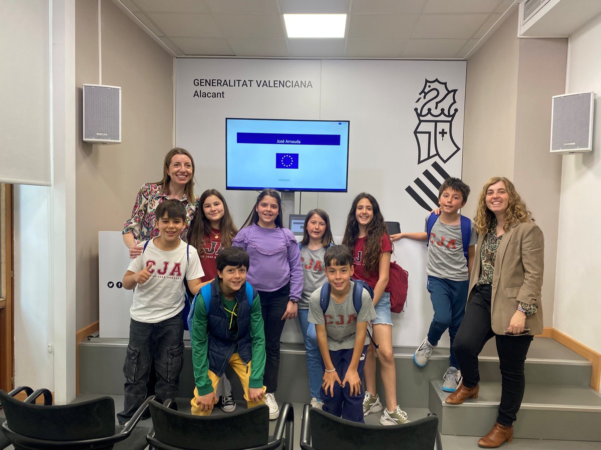 Nos ha encantado hablar sobre la #UniónEuropea en la Unidad Pedagógica del Hospital de #Alicante en el marco de un proyecto #Erasmus+ (#eTwinning) en el que participa el <a href="/colegioarnauda/">Colegio José Arnauda</a>.

Gracias #JavierGonzalezDeDios y <a href="/GVAsalualicante/">GVADptoSaludAlicante</a>.

#EuropeDirect #Europa #EuropaCercaDeTi