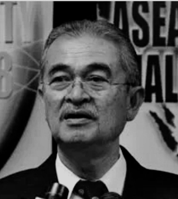 AL FATIHAH,  Perdana Menteri ke 5, Tun Abdullah Ahmad Badawi meninggal dunia di IJN sebentar tadi. Semoga roh Almarhum dicucuri rahmat dan ditempatkan bersama orang2 beriman.