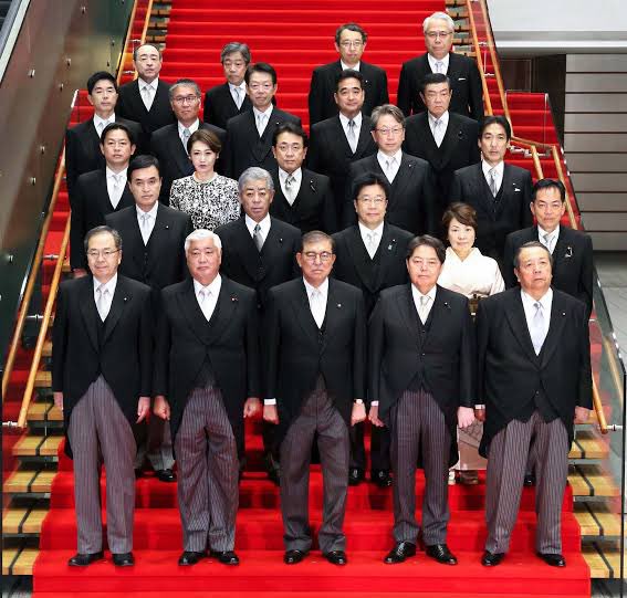 石破内閣の総辞職を求めます。賛同の方RT✊