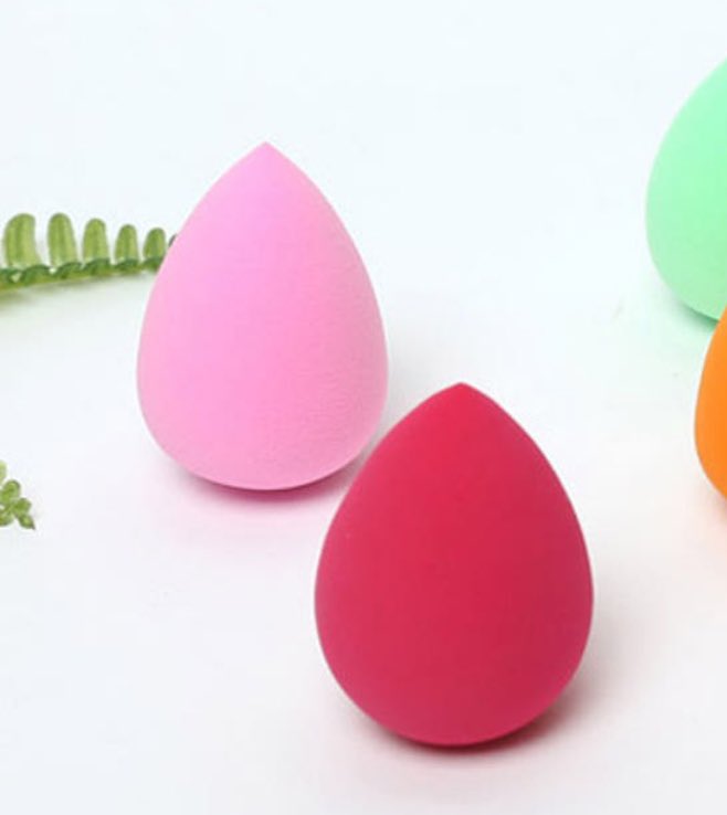 나 눈 침침해서 왜 메이크업 스펀지 달고 나왔나 했네 🌷