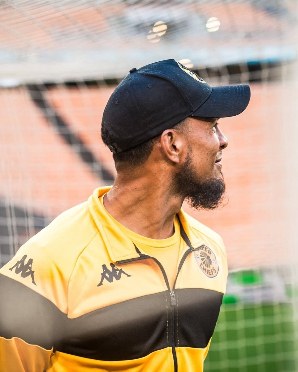 tk_tkchalale's tweet image. The man. The hype guy. The chairleader. The President.

Sir Peterson