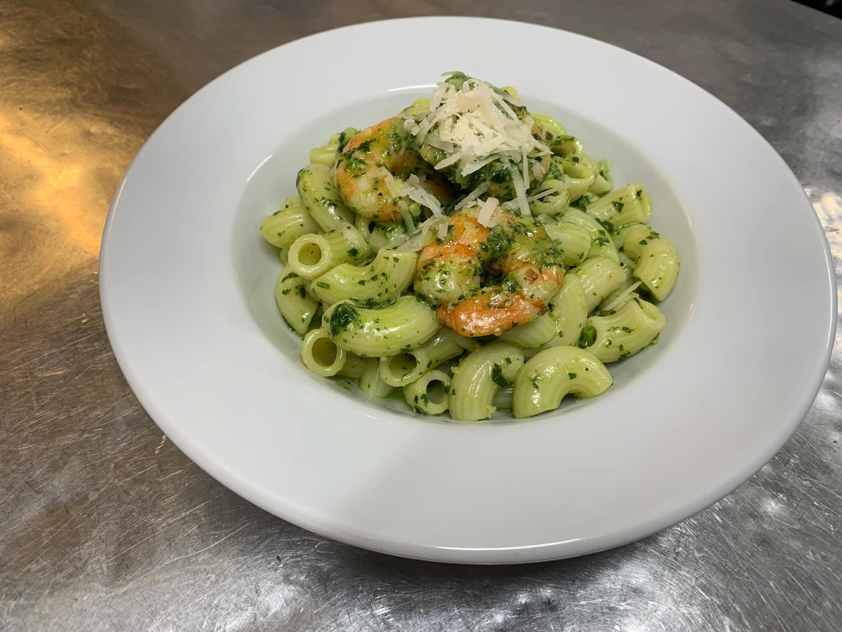 🚨Special alert 🚨 

Rocket, Pesto, King Prawn pasta with added Wild Garlic sourced from Dezza’s garden 👀

When it’s gone it’s gone 🍝