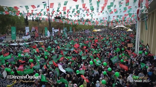 HÜDA PAR Gaziantep (@antephudapar) on Twitter photo Genel Başkan Vekili ve Gaziantep Milletvekilimiz Sn. <a href="/sehzadedemir/">Şahzade Demir</a> "#DirenişÖnderi Hz. Muhammed (S.A.V)" temasıyla Gaziantep İstasyon Meydanında Düzenlenen #MevlidiNebi etkinliğine katılarak bir konuşma yaptı.<a href="/FarukGocer27/">Faruk GÖÇER</a> <a href="/hudaParShtkamil/">HÜDA PAR Şehitkamil</a> <a href="/27sahinbeyy/">HÜDA PAR Şahinbey</a> Genel Başkan Vekili ve Gaziantep Milletvekilimiz Sn. <a href="/sehzadedemir/">Şahzade Demir</a> "#DirenişÖnderi Hz. Muhammed (S.A.V)" temasıyla Gaziantep İstasyon Meydanında Düzenlenen #MevlidiNebi etkinliğine katılarak bir konuşma yaptı.<a href="/FarukGocer27/">Faruk GÖÇER</a> <a href="/hudaParShtkamil/">HÜDA PAR Şehitkamil</a> <a href="/27sahinbeyy/">HÜDA PAR Şahinbey</a>