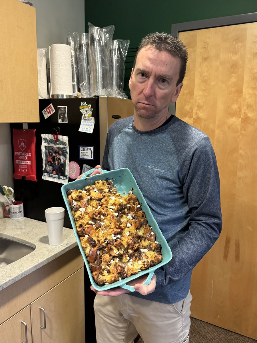 JasonHoffie's tweet photo. Jess Hooker made this amazing breakfast-inspired bread pudding for me… and @chickmcgee1 already ate some before I got to it. https://t.co/Rk12V6bmms