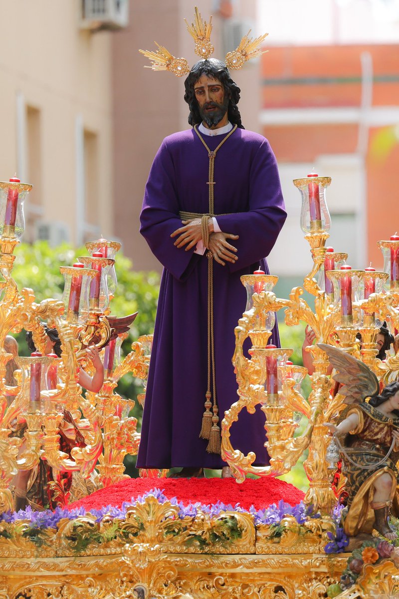 PasionDeSevilla's tweet photo. EL nunca irá solo..... ❤️

@andresgones_ 

#SSantaSevilla25 https://t.co/jvOE2SmjBt