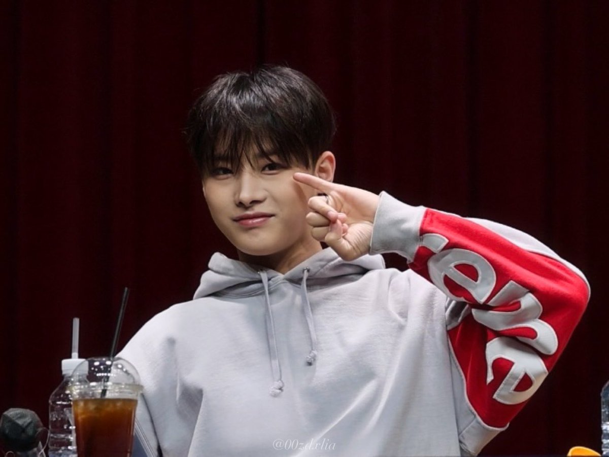 00zdxlia's tweet photo. 250413 𝜗𝜚 ˖ ࣪ 
#XODIAC #소디엑 #LEX #렉스 https://t.co/M9mz7kw6sX