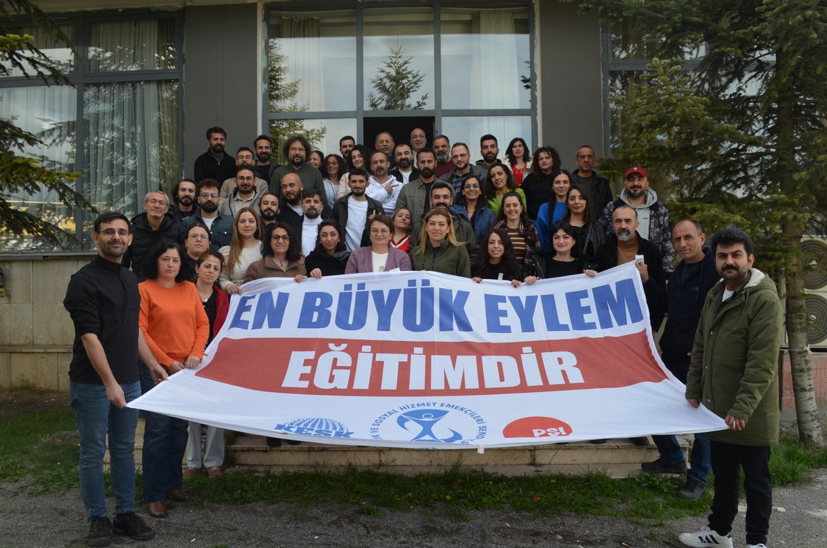 ✏️Kalıcı ve Sürekli Eğitim Programı’nın ilk devresinin 3. Başlığı, 12-13 Nisan 2025 tarihlerinde Ankara Büyük Anadolu Otel’de gerçekleşti. Eğitim programının ilk devre 3. Başlığı Sağlık ve Sosyal Hizmet Sisteminin Eleştirel Analizi/Sağlıkta Dijital Dönüşüm oldu.

Haberin devamı