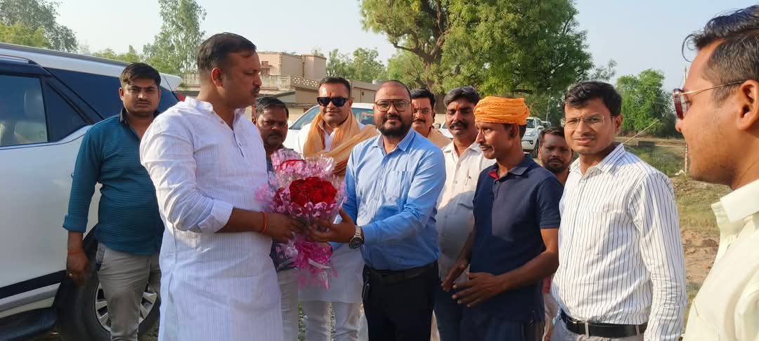 vipuldubeymla's tweet photo. आज विधानसभा क्षेत्र के ग्राम सभा उमरिया में जल जीवन मिशन के तहत नवनिर्मित पानी टंकी के उद्घाटन कार्यक्रम में शामिल हुए।।

@myogiadityanath @narendramodi  @AmitShah  @brajeshpathakup  #KeshavPrasadMaurya #SwatantraDevSingh #SanjayKumarNishad https://t.co/qwVfsu7uif