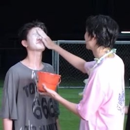 officiallybuu's tweet photo. เน้กปะแป้งไทยยยยยกรี้ดดดดดดดดดดดดดดด แล้วไอตี๋จะโดนปะแป้งแต่ยิ้มรอเขาเลย ไอบ้า ๆๆๆๆๆๆๆ แล้วลูกเน้กปะเบา ๆๆๆๆ ไอบ้าชั้นเขิน ๆๆๆๆๆๆๆๆๆๆ https://t.co/Az7RKB0PaF