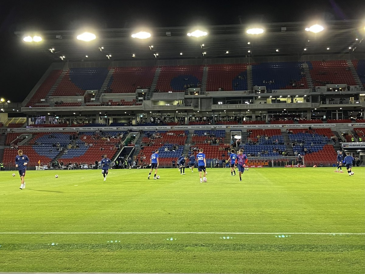 175cholesterol's tweet image. 水沼選手の楽しそうにｻｯｶｰしてる姿が大好きで1分1秒でも長くこの目に焼きつけたくて、総移動距離17,000km飛行機かっ飛ばして行ってきたﾆｭｰｶｯｽﾙ
現地ｻﾎﾟさんも気さくに話しかけてくれて行く前は緊張してたけど楽しかった♡絶対また行く!!

#個サポオーストラリア遠征
#BondedByGold