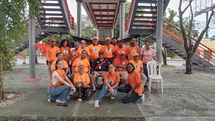LicianoB54546's tweet photo. La CRUDA VERDAD @DefensaCivilRD : cada Semana Santa el director de la @DefensaCivilRD manda a las calles a 1,000 miles de Voluntarios sin las herramientas y sin 🚑 para tratar temas de accidentes y mas a los que están en puentes. 
@ElvinCastillo 
@Adonaidamedina https://t.co/RBwKgwWXT4