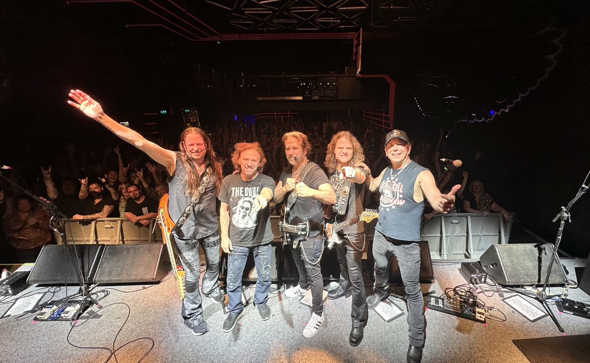 #Perth - it was an absolute blast playing for you for our final Australian show!

Thank you Australia🇦🇺 for showing up and singing loud and proud! You guys rule!

#Winger
