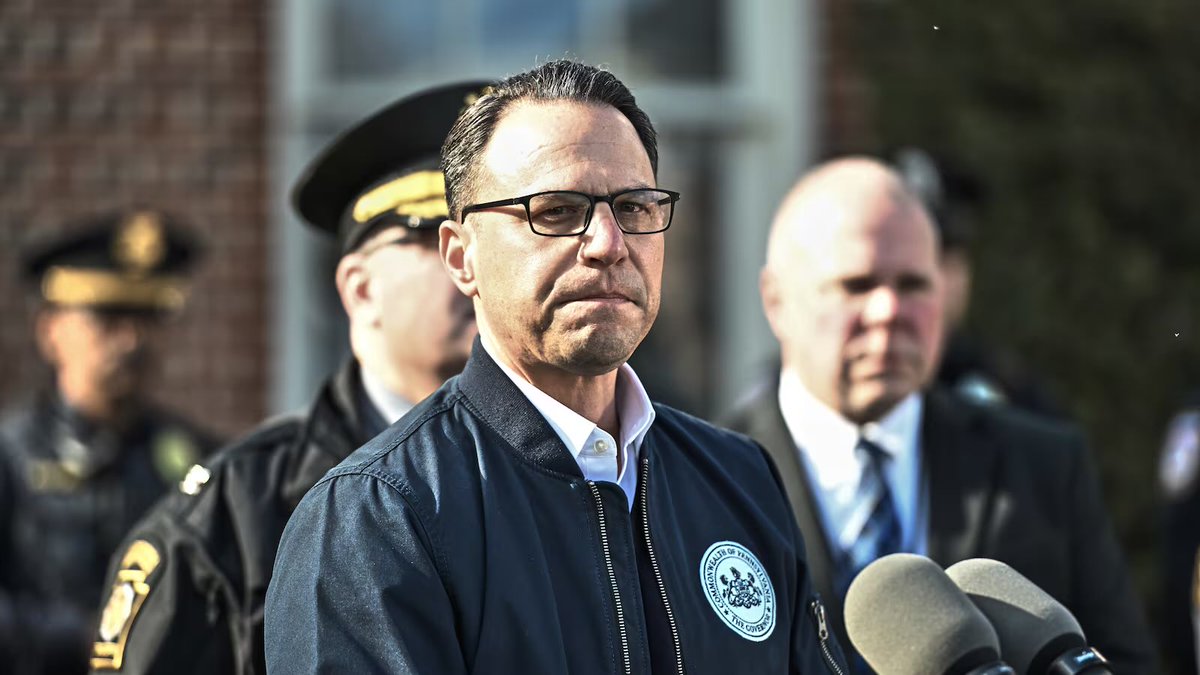 jatara_'s tweet image. Troopers say Cody Balmer hated Governor Josh Shapiro, made Molotov cocktails, scaled a 7-foot fence and broke windows at the governor’s mansion to set it on fire. Police say he got inside the home and planned to beat Shapiro with a hammer if he saw him.
wpxi.com/news/local/man…