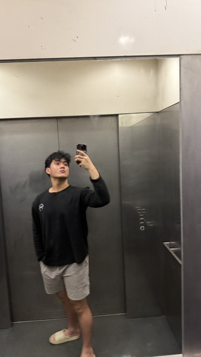 thatboynamedC's tweet photo. Finally got intern, no longer just a normal student in NUS :) https://t.co/7ZZqcA4vNw