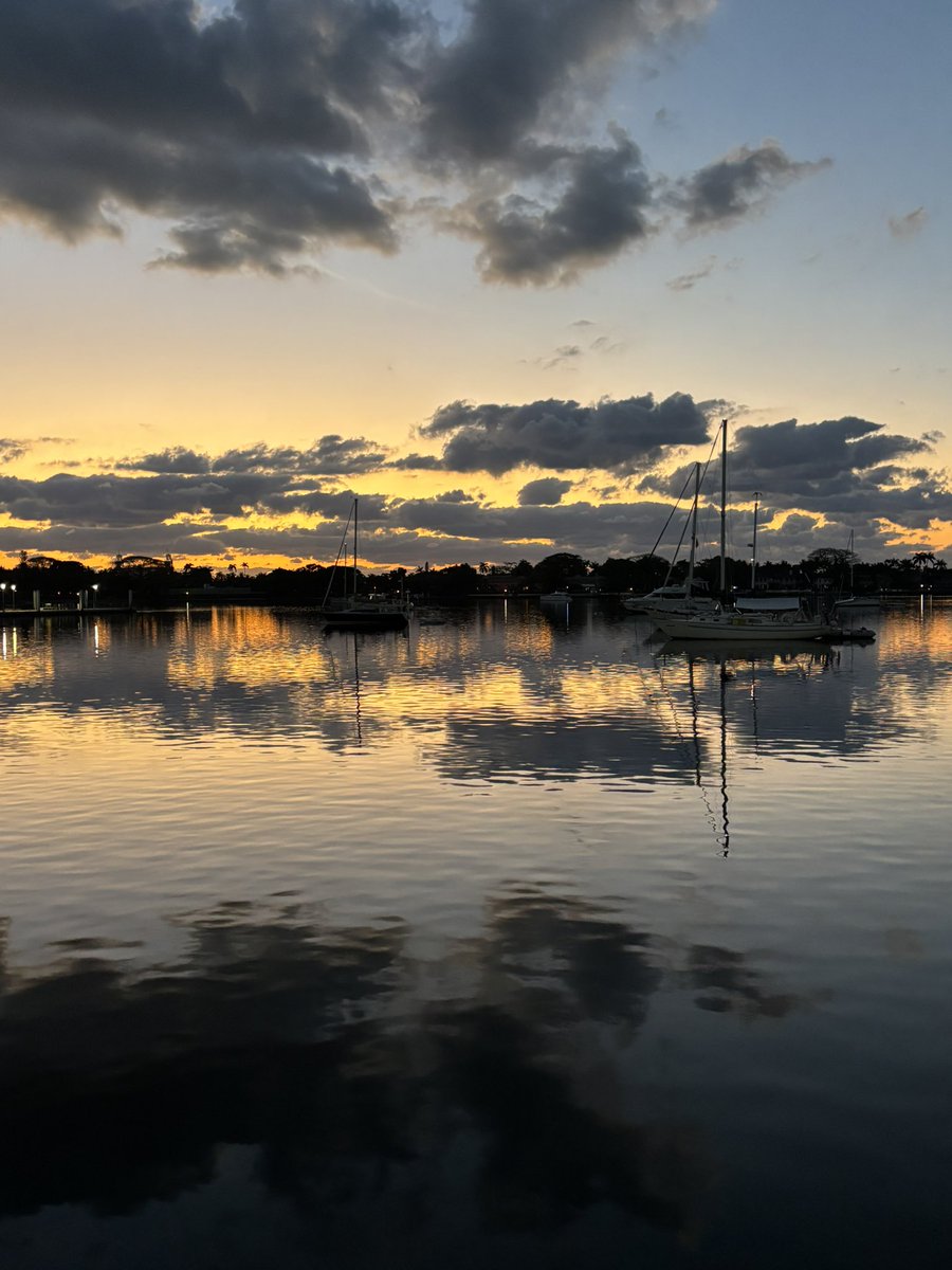🌞🍒🎧Beautiful mornings are better when SHARED—just like the best podcast moments

With Picked Cherries, capture the podcast moments that moved you, and share it with someone who needs to hear it

#PickedCherries #ListenThenShare #SharedMoments #MorningVibes #Podcast