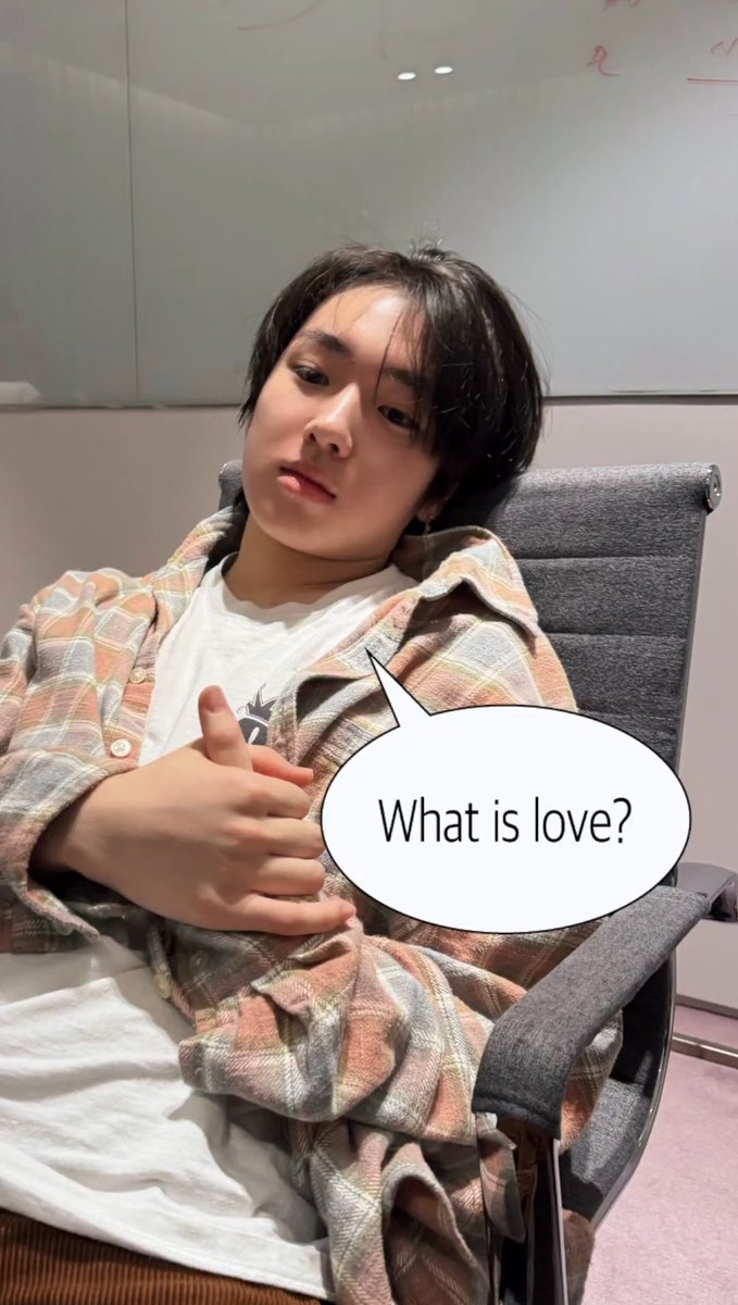 WiSHKKUYA's tweet photo. 팬들 유사 먹여줄라고
멘트 생각하다가 지친거 ㅆㅂ 웃겨죽것다 https://t.co/euQVZsKsZo