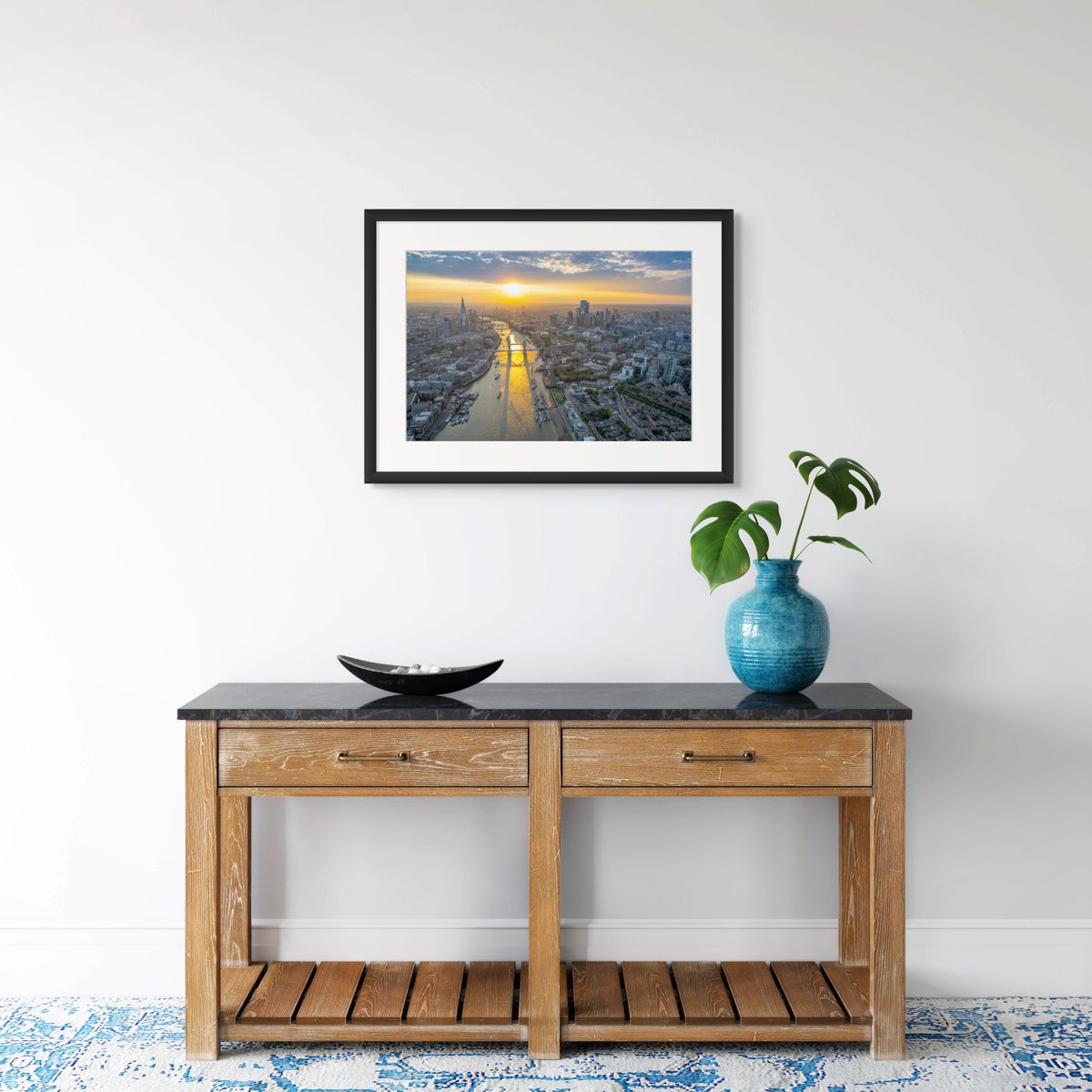 Beautiful framed prints of London now available to purchase : prints.jasonhawkes.com/collections/lo…