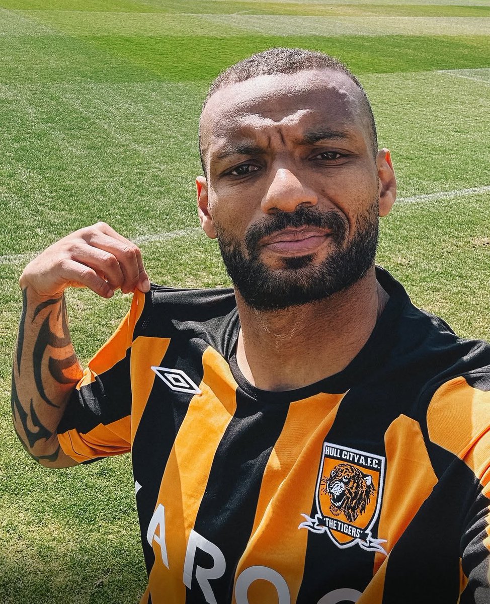 HullCityStats's tweet photo. @HullCity Iconic. 🇧🇷

#hcafc https://t.co/9T4M7cOra4