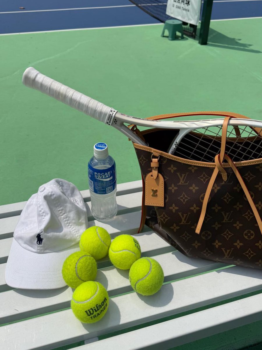 aiyd_777's tweet photo. Spent my morning on the tennis court #workout #Loveyourself https://t.co/RbBsMfUzxO