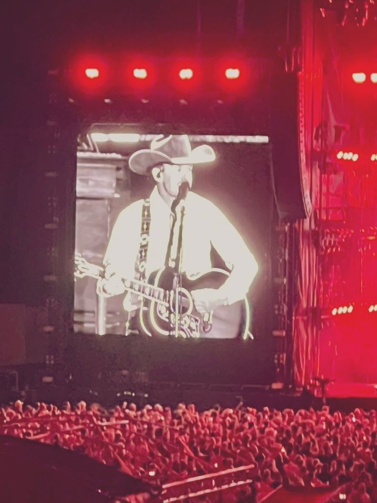 JoseyWeimer's tweet photo. the boys from oklahoma sure know how to party https://t.co/esWJAsWyyB