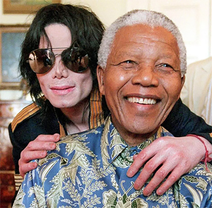 VertigoWarrior's tweet photo. Some of the most intriguing moments from the past🧵

1. Michael Jackson and Nelson Mandela share a light moment https://t.co/zaUfjbB9Fv