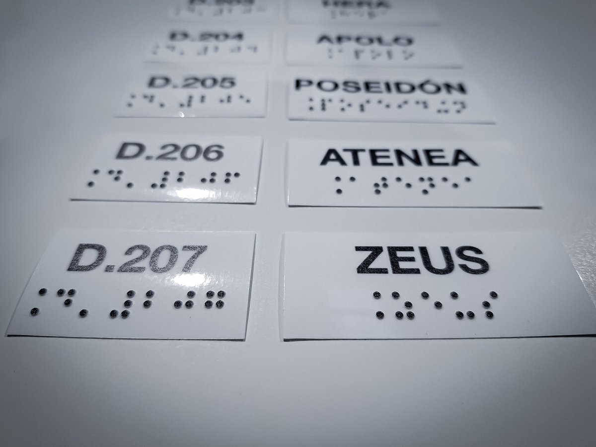 Realizamos la impresión de etiquetas en #vinilo transparente con implementación de #braille para la empresa de Hispaflex.

spintegrales.com/impresion-vini…