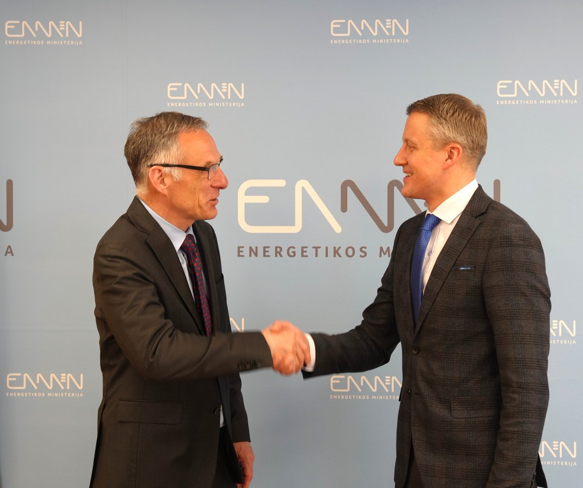 MinEnergyLT's tweet photo. Minister Ž. Vaičiūnas met today with 🇩🇪 @GerAmbLT Cornelius Zimmermann.
They discussed energy security, LNG from non-Russian sources &amp; offshore renewables. 
The 🇱🇹🇱🇻🇩🇪 offshore grid concept was presented last week as a step toward stronger regional cooperation. https://t.co/NH2ctZ6HrY
