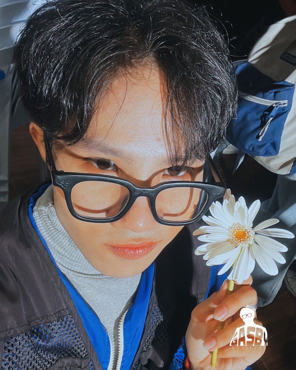 gasby_ofc's tweet photo. ๐ท๐๐๐๐-๐๐๐๐ ๐๐๐๐๐โthe definition of adorable, a ๐๐๐๐๐๐ ๐๐๐๐๐๐๐๐๐ you can't ignore.
130425 | Buckle' Up Mini Concert
#VLST #VLST_GAB https://t.co/JwfJYwb915