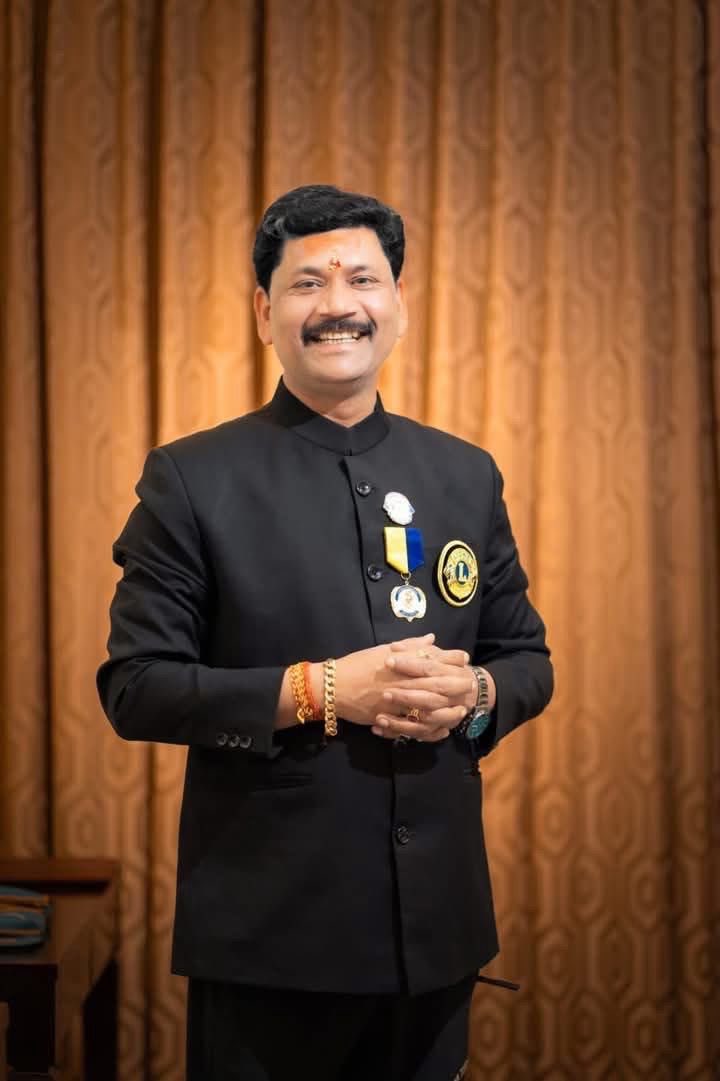 Mithilesh Kumar Thakur ЁЯЗоЁЯЗ│ (@mithileshjmm) on Twitter photo рдЧрдврд╝рд╡рд╛ рдирд┐рд╡рд╛рд╕реА рдЫреЛрдЯреЗ рднрд╛рдИ рд╢реНрд░реА рдХрдВрдЪрди рд╕рд╛рд╣реВ рдЬреА рдХреЛ рд▓рд╛рдпрдВрд╕ рдЗрдВрдЯрд░рдиреЗрд╢рдирд▓ рдЬрд┐рд▓рд╛ 322A рдХрд╛ рджреНрд╡рд┐рддреАрдп рдЙрдк рдЬрд┐рд▓рд╛рдкрд╛рд▓ рдмрдирдиреЗ рдкрд░ рдвреЗрд░реЛрдВ рд╢реБрднрдХрд╛рдордирд╛рдПрдВред
рдЖрдкрдХрд╛ рдХрд╛рд░реНрдпрдХрд╛рд▓ рдЬрд┐рд▓рд╛ 322A рдХреЗ рд╕рднреА рд▓рд╛рдпрдВрд╕ рдХреНрд▓рдм рдХреЛ рдирдИ рдКрдВрдЪрд╛рдЗрдпреЛрдВ рддрдХ рд▓реЗ рдЬрд╛рдПрдЧрд╛,рдпрд╣ рд╡рд┐рд╢реНрд╡рд╛рд╕ рд╣реИред
<a href="/HemantSorenJMM/">Hemant Soren</a> рдЧрдврд╝рд╡рд╛ рдирд┐рд╡рд╛рд╕реА рдЫреЛрдЯреЗ рднрд╛рдИ рд╢реНрд░реА рдХрдВрдЪрди рд╕рд╛рд╣реВ рдЬреА рдХреЛ рд▓рд╛рдпрдВрд╕ рдЗрдВрдЯрд░рдиреЗрд╢рдирд▓ рдЬрд┐рд▓рд╛ 322A рдХрд╛ рджреНрд╡рд┐рддреАрдп рдЙрдк рдЬрд┐рд▓рд╛рдкрд╛рд▓ рдмрдирдиреЗ рдкрд░ рдвреЗрд░реЛрдВ рд╢реБрднрдХрд╛рдордирд╛рдПрдВред
рдЖрдкрдХрд╛ рдХрд╛рд░реНрдпрдХрд╛рд▓ рдЬрд┐рд▓рд╛ 322A рдХреЗ рд╕рднреА рд▓рд╛рдпрдВрд╕ рдХреНрд▓рдм рдХреЛ рдирдИ рдКрдВрдЪрд╛рдЗрдпреЛрдВ рддрдХ рд▓реЗ рдЬрд╛рдПрдЧрд╛,рдпрд╣ рд╡рд┐рд╢реНрд╡рд╛рд╕ рд╣реИред
<a href="/HemantSorenJMM/">Hemant Soren</a>
