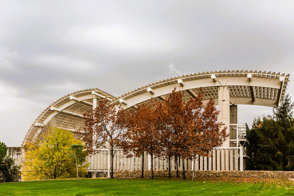 🎥Madrid, 21 distritos
Una ciudad para contar grandes historias
🎞️Descubre el Catálogo de Localizaciones 21 distritos. Encontrarás localizaciones como La estufa fría en el distrito de #Barajas (fotos). 
CATÁLOGO 21 DISTRITOS: ➡️madridfilmoffice.com/localizacion/e…
HILO!👇