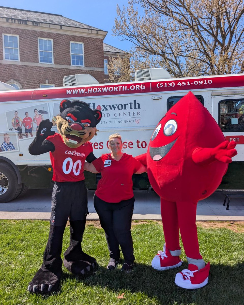 HoxworthUC's tweet photo. Amazing turnout at the UC All Campus Blood Drive! 🩸 Huge thanks to everyone who donated and made a lifesaving impact! Buddy and the Bearcat send their biggest thanks! 🐾 If you'd like to continue donating, schedule here: https://t.co/gA3ortFU7b #UCCommunity #DonateBlood https://t.co/4V5ZJ2aC7G