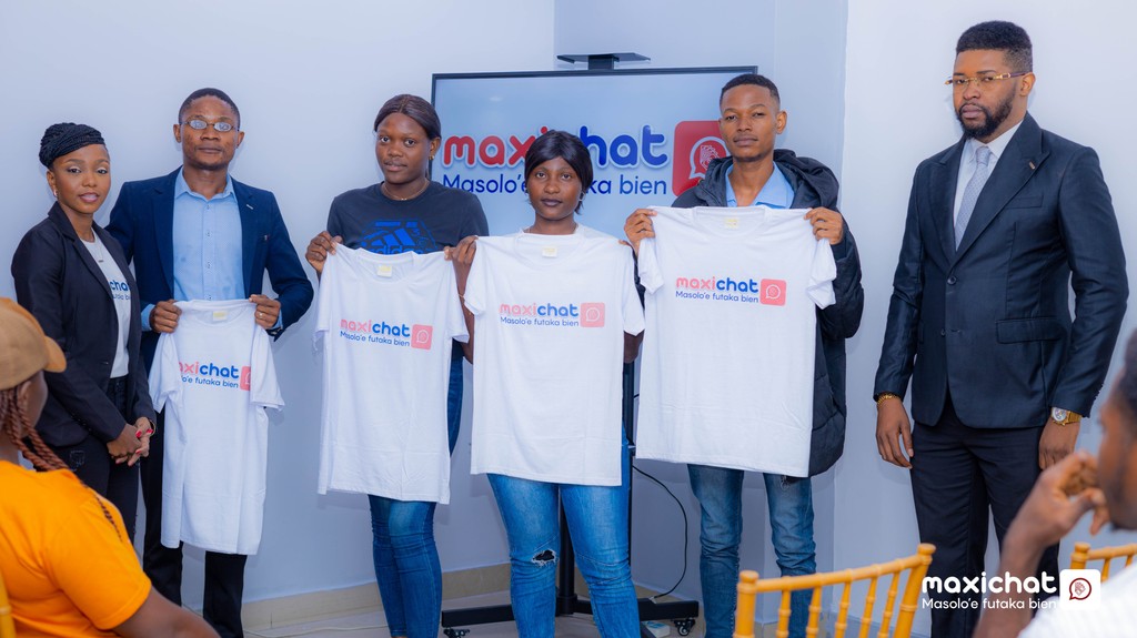 🎉 Retour en images sur notre MeetUp !

Un moment fort où nous avons présenté MaxiChat 🤖💬
✅ Une audience attentive, réactive… et totalement séduite par la simplicité et la puissance de l’outil 💡
🥳 Bravo à M. Christian Senzele, heureux gagnant de notre tombola MaxiChat !