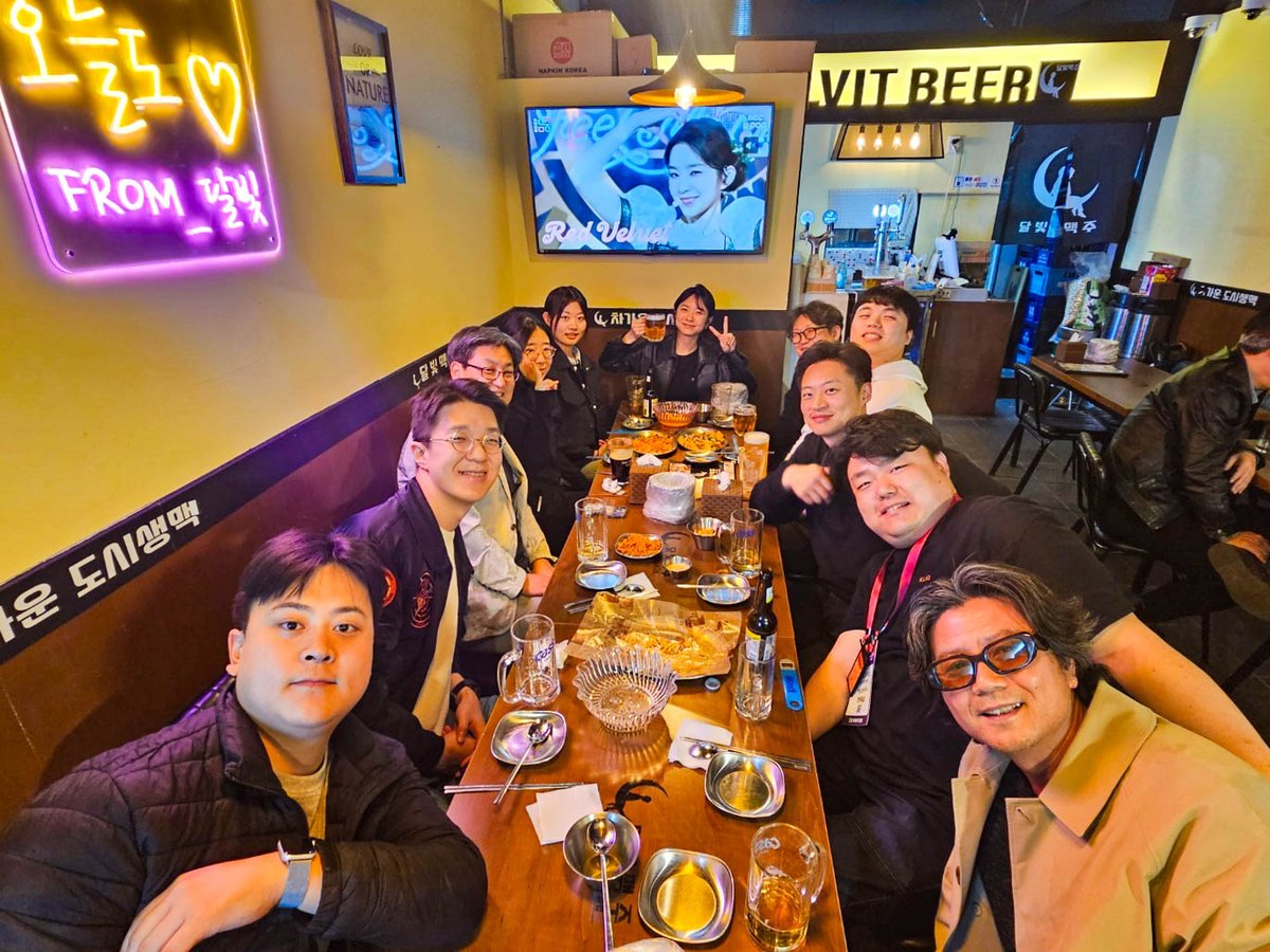 sketchlabkaist's tweet image. On Apr 11, we had an amazing time at the 2025 Seoul Mobility Show, thanks to an invitation from KLIO DESIGN! We can’t wait to see KLIO’s multi-purpose mobility project, MULE, everywhere! 🚗⚡️