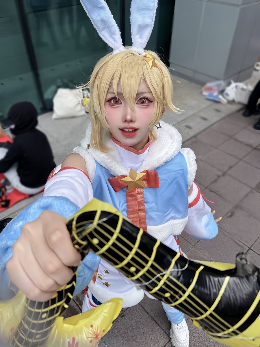 니쨩은 기타를 부셔..🐰🎸