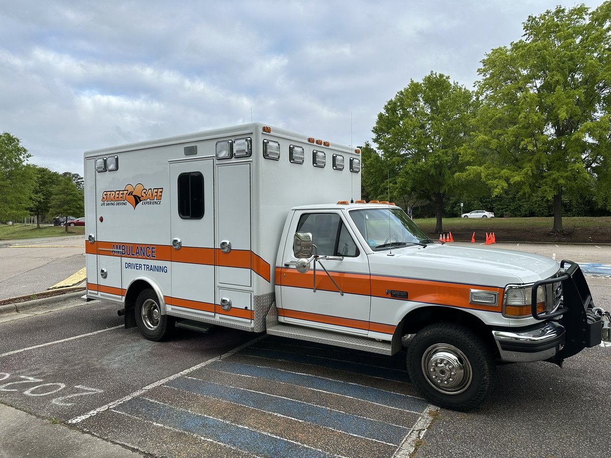 MLeedsRN's tweet photo. Meeting one of the requirements from NCOEMS for students to be able to credential EMT —driving an ambulance! For some this is their first! Congratulations Clayton HS EMT!!! @CTEforNC https://t.co/NzyuiEPIK5