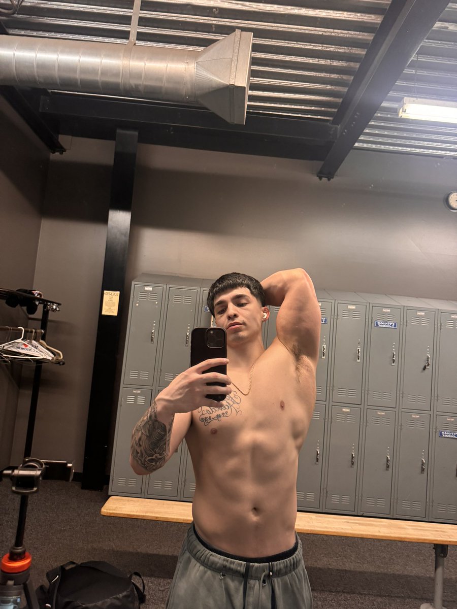 itsm3watuh's tweet photo. Leaner as the weeks go by https://t.co/2U5UU4APAD
